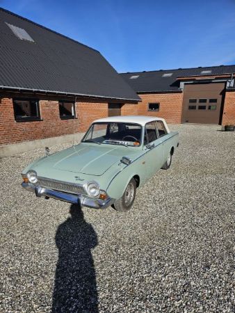 Ford Corsair deluxe 